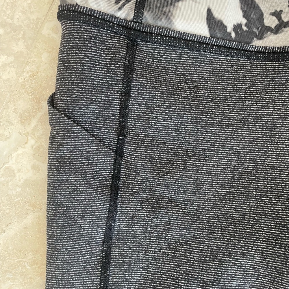 Lululemon Patterned Leggings - Picture 5 of 6